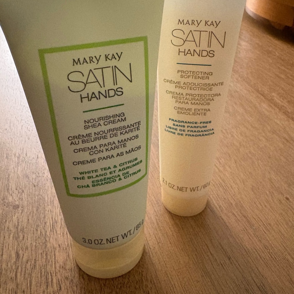 Mary Kay Satin Hands Shea Cream and Protecting Softener